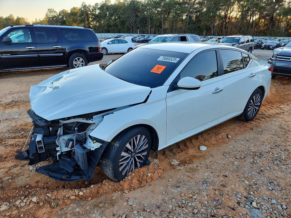 2023 Nissan Altima sv