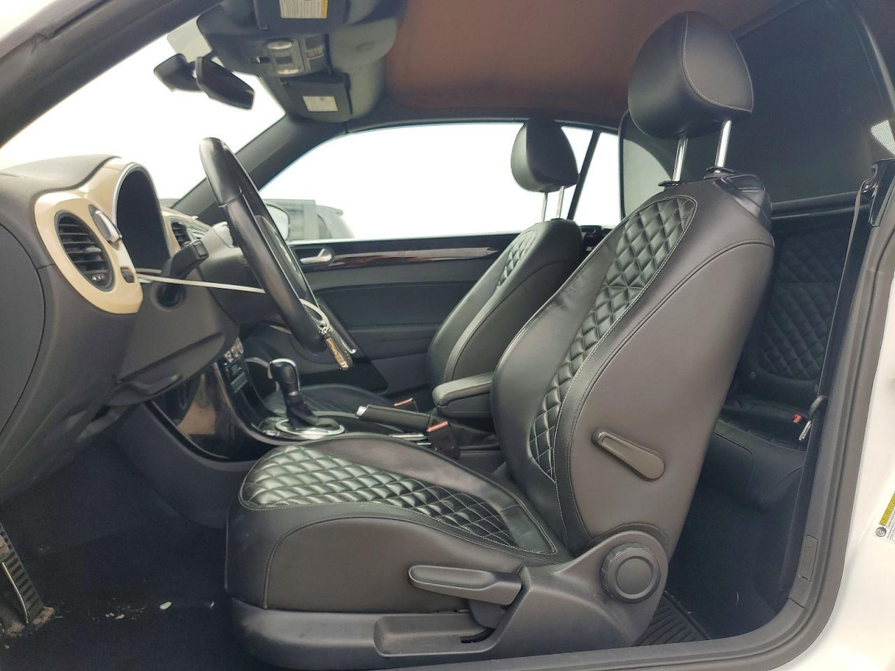 2019 Volkswagen Beetle s