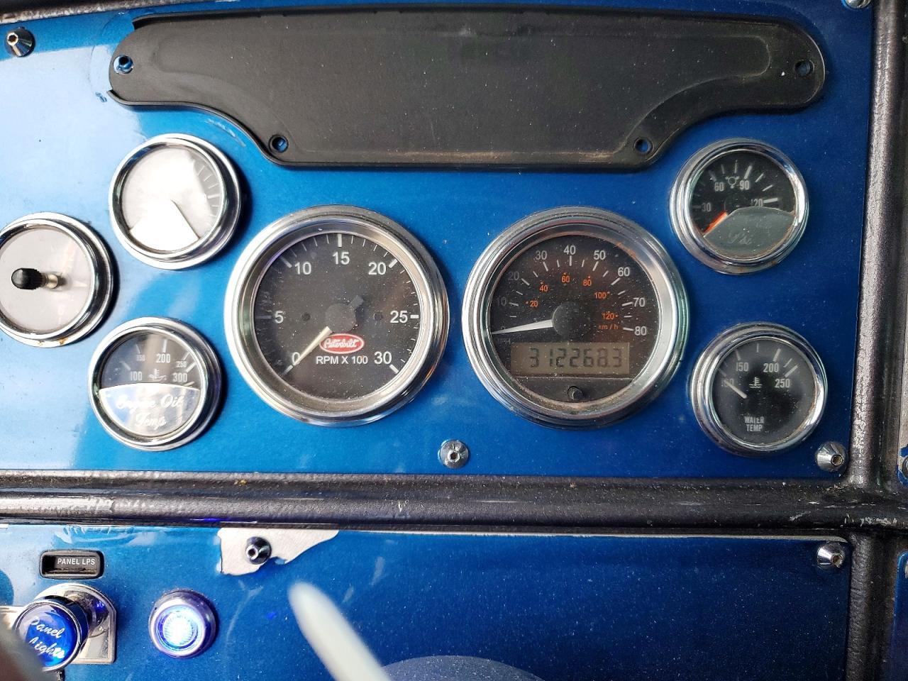 2001 Peterbilt Tractor 2001 Peterbilt 379 Semi Truck