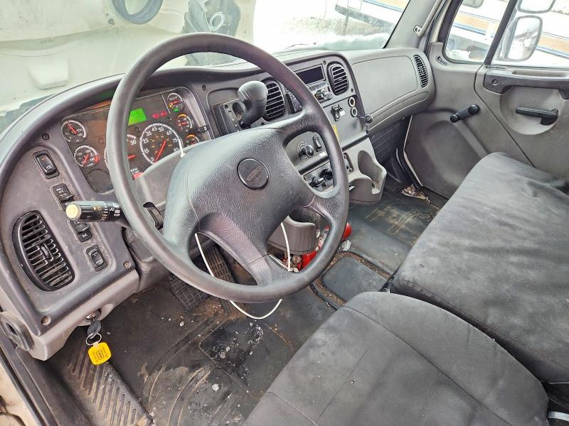 2020 Freigliner 2020 Freightliner Business Class M2 BOX Truck