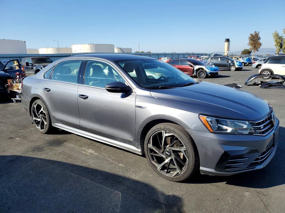 2017 Volkswagen Passat R-line