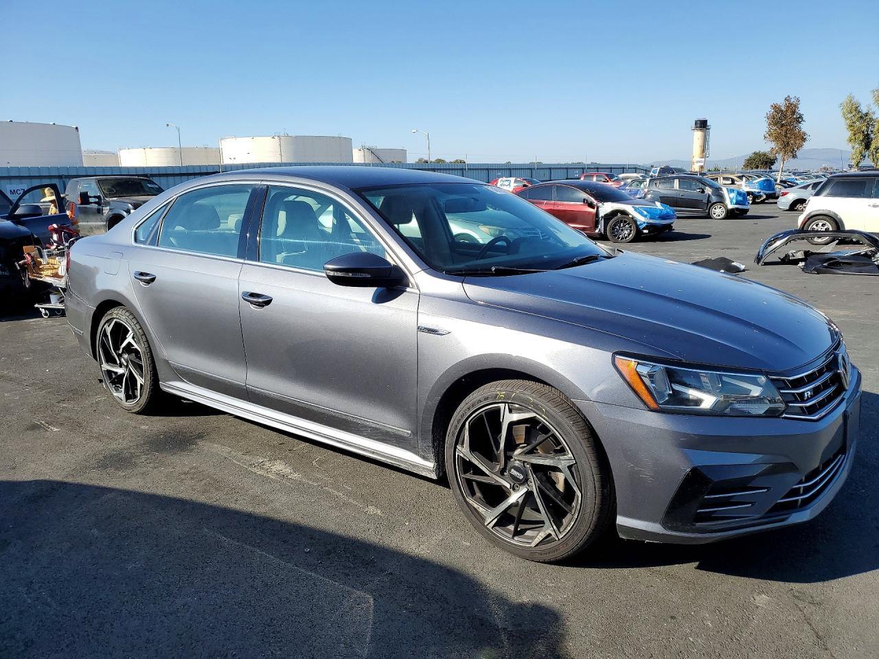 2017 Volkswagen Passat R-line