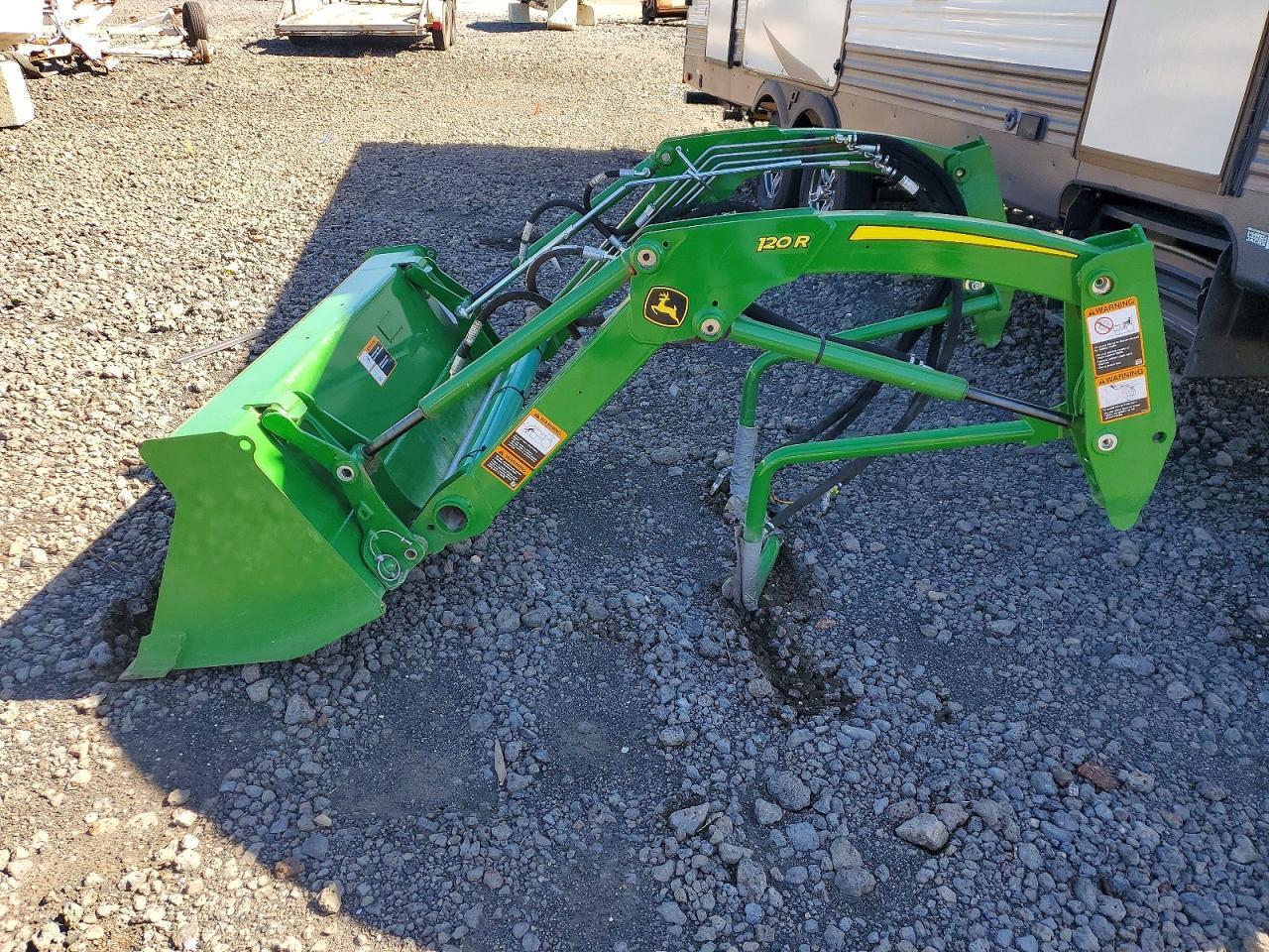 2022 John Deere 1025R Mfwd Tractor