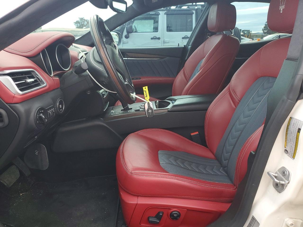 2017 Maserati Ghibli Luxury