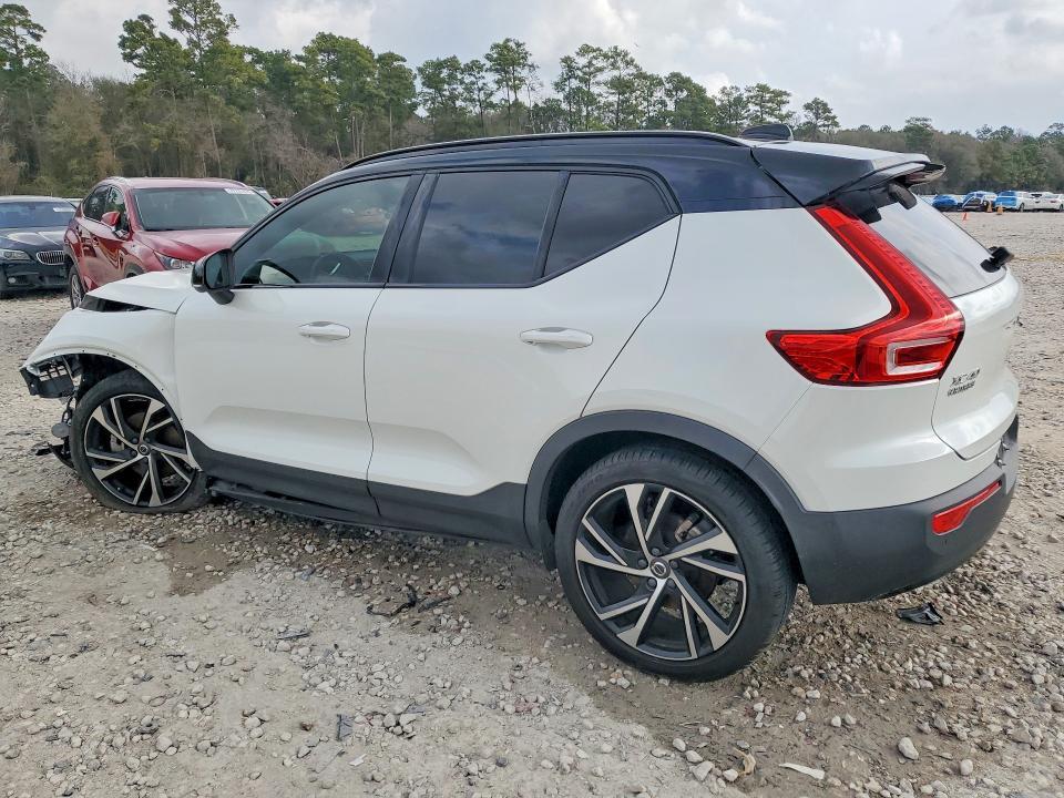 2021 Volvo Xc40 T5 R-design