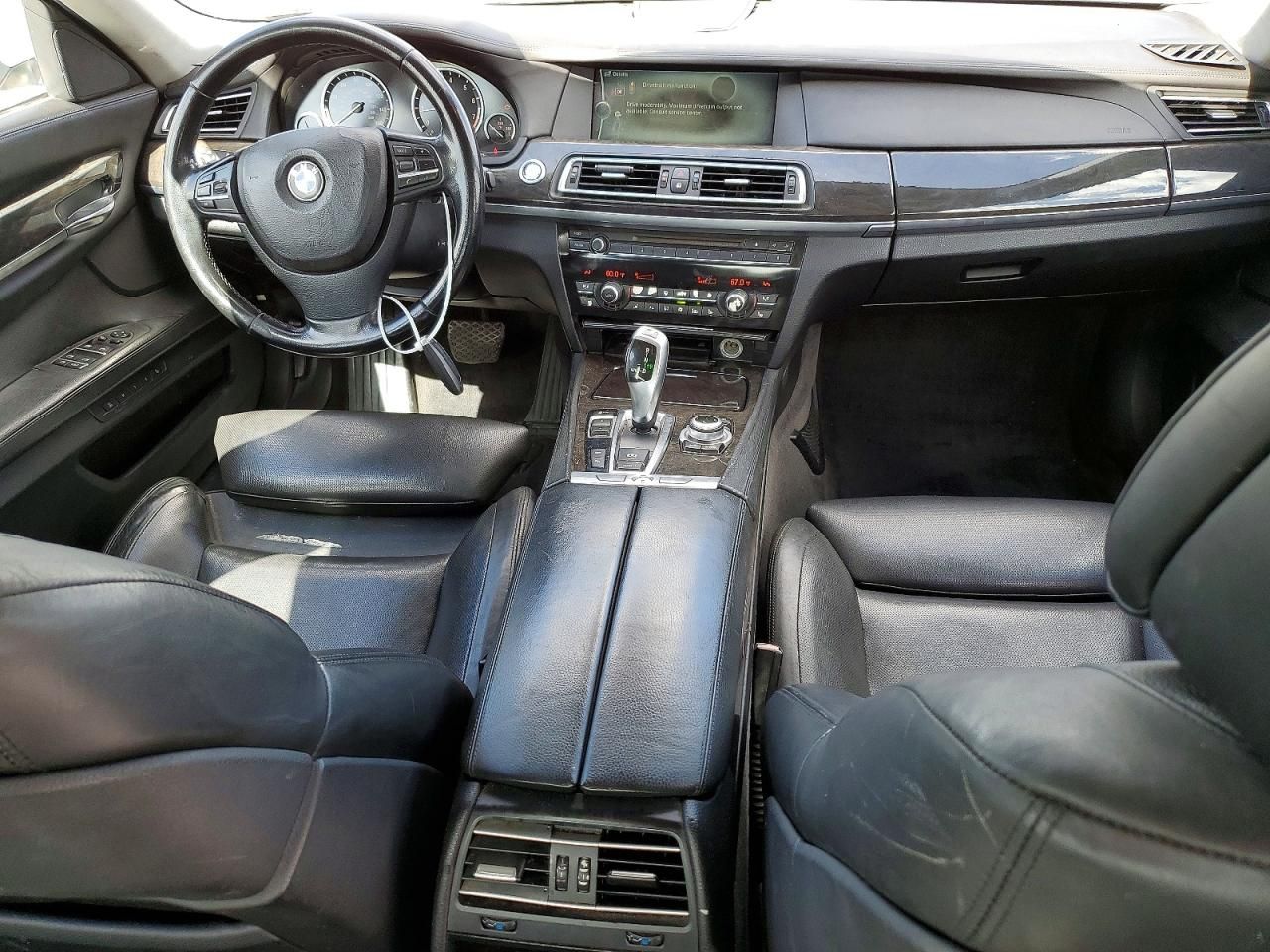 2011 BMW 740 i