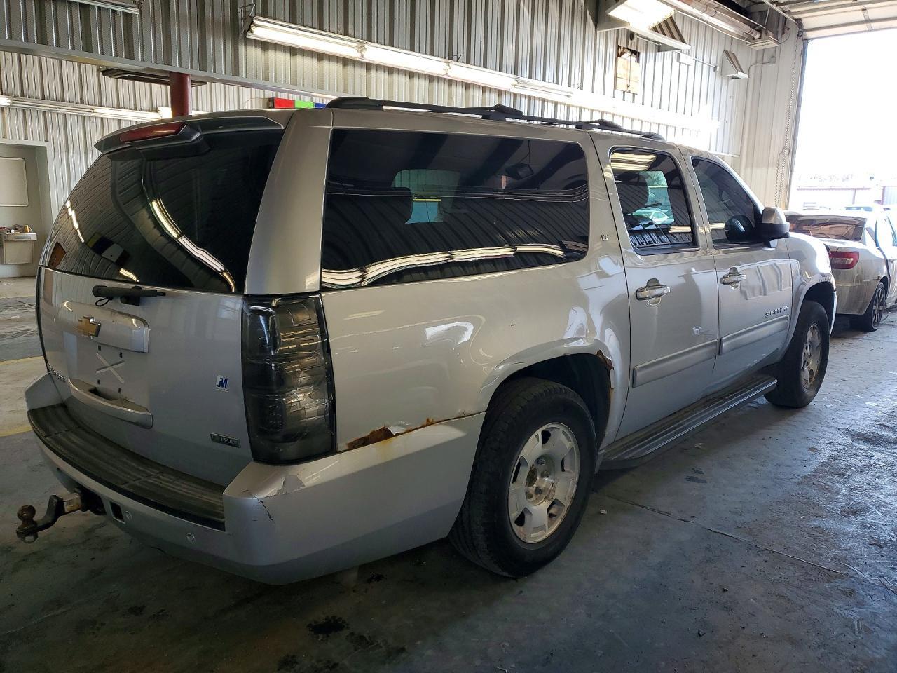 2011 Chevrolet Suburban K1500 lt