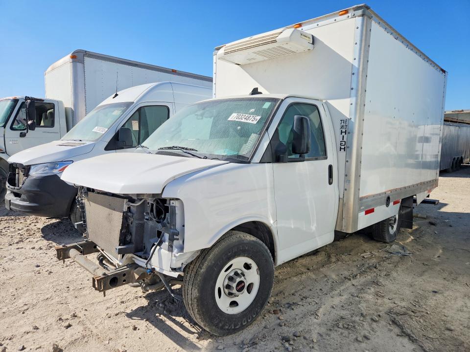 2023 GMC Savana Cutaway G3500