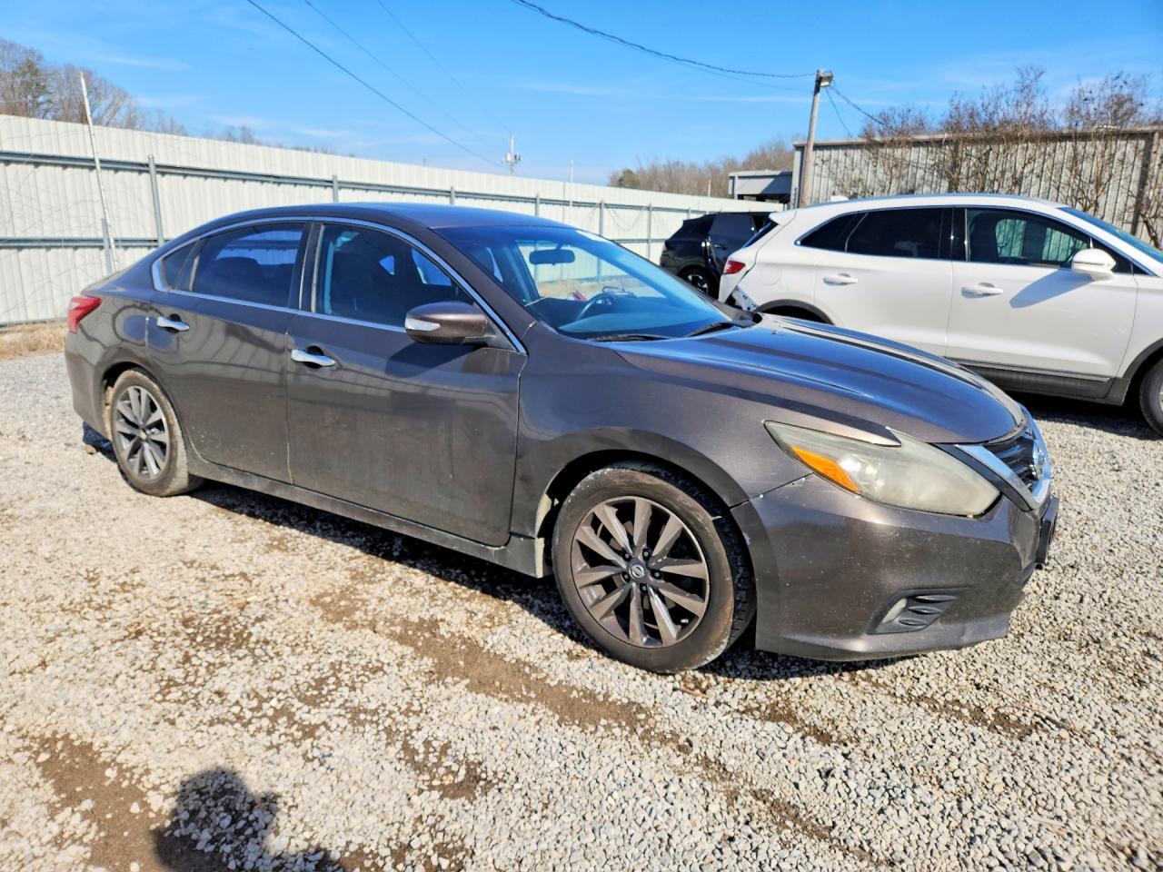 2017 Niss Altima 2.5