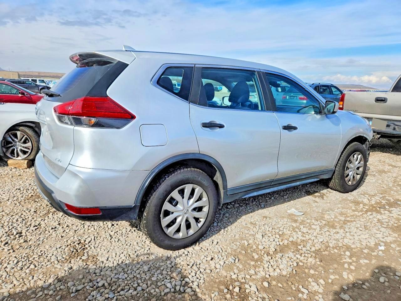 2020 Nissan Rogue s