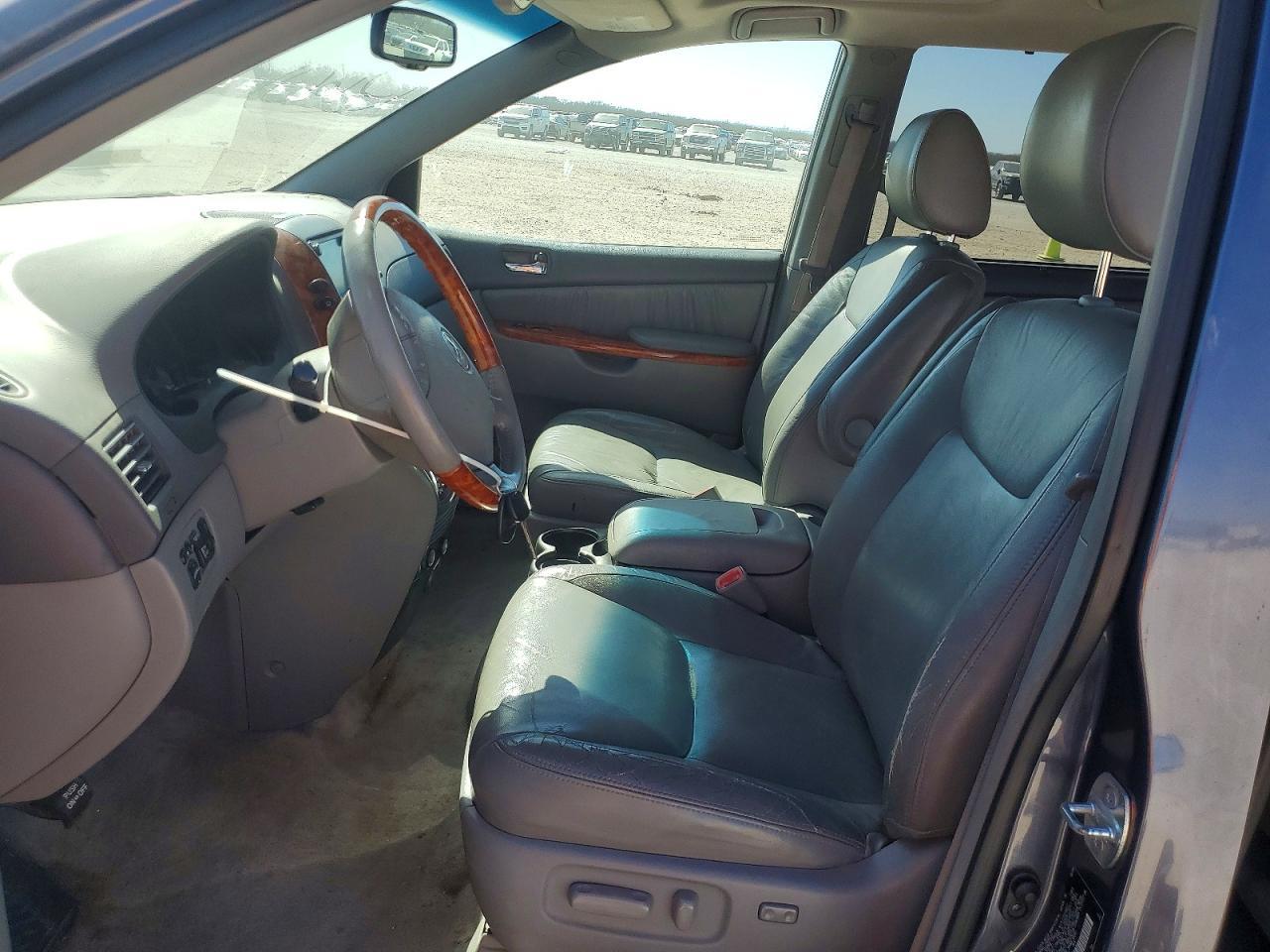 2010 Toyota Sienna xle Limited