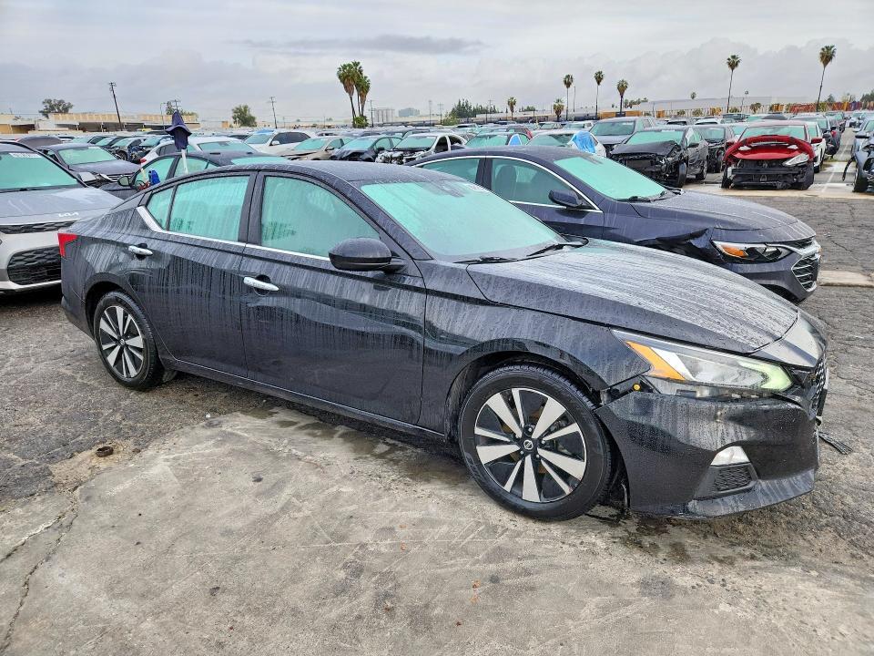 2021 Nissan Altima 2.5 sv