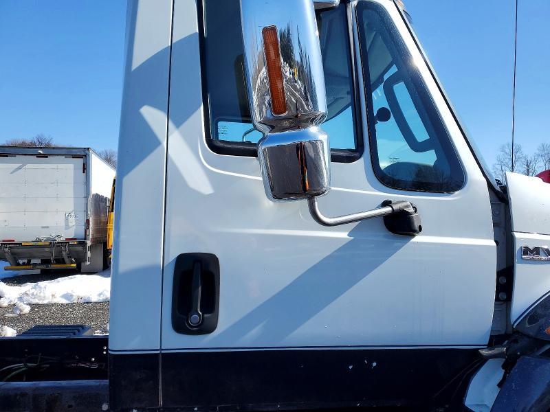 2019 International Ma025