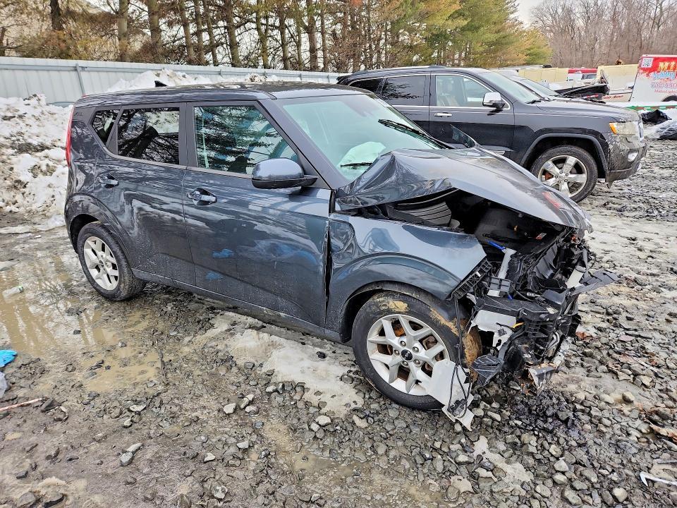 2022 KIA Soul lx