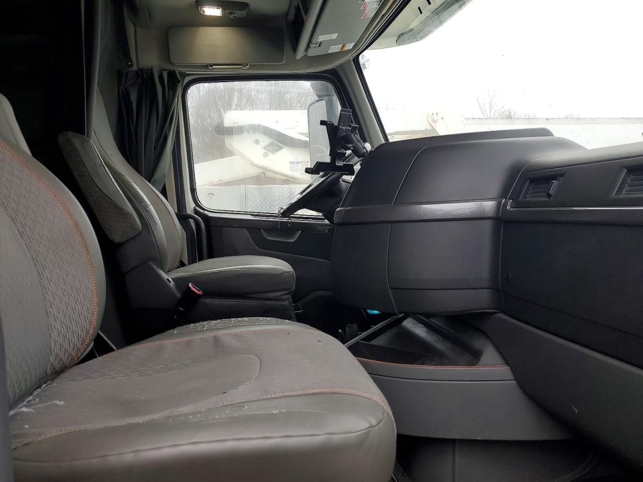 2021 Volvo VN VNL-Truck Cab AND Chassis