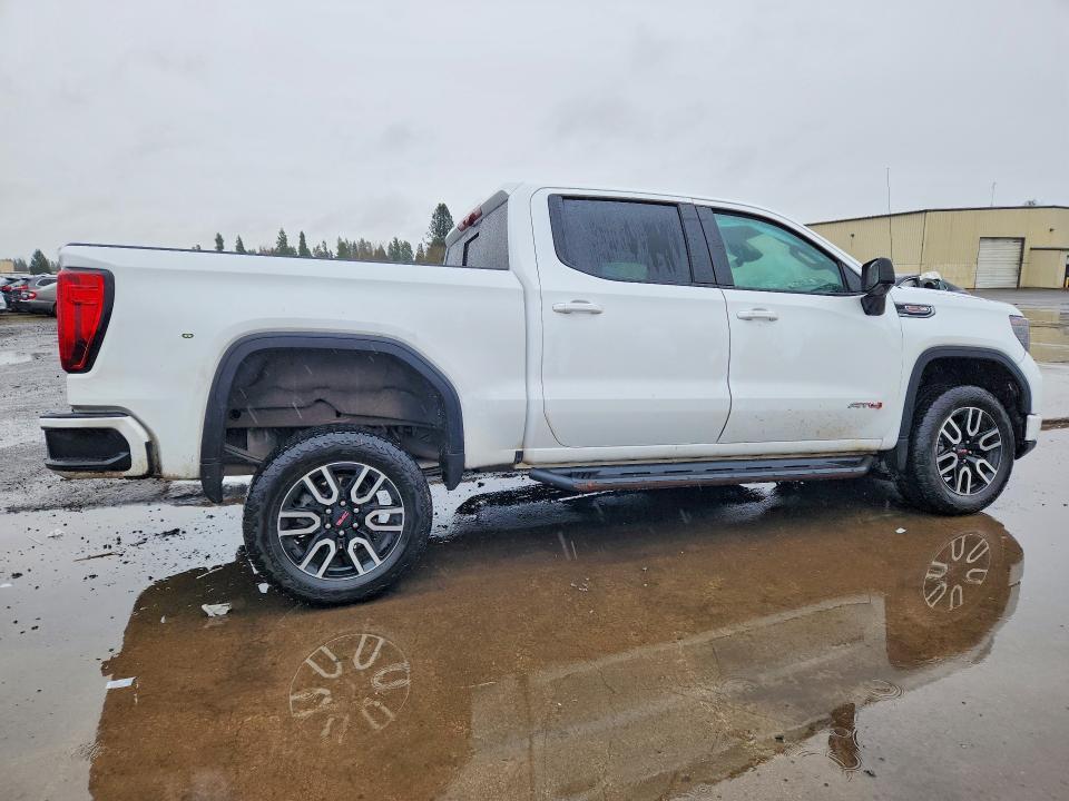 2025 GMC Sierra K1500 AT4