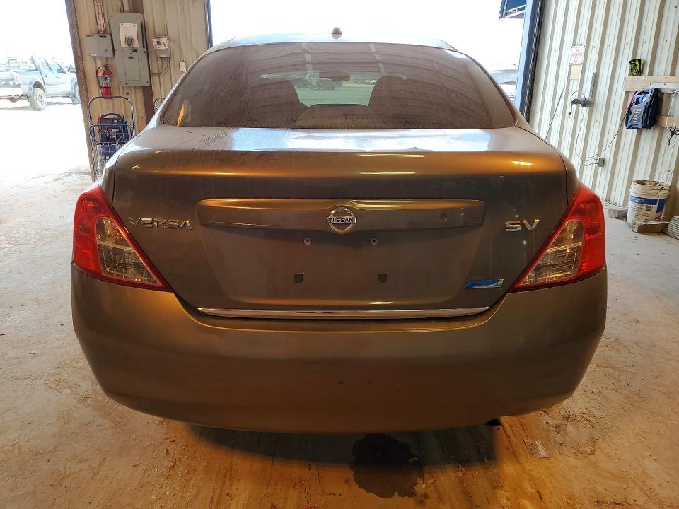 2012 Nissan Versa s