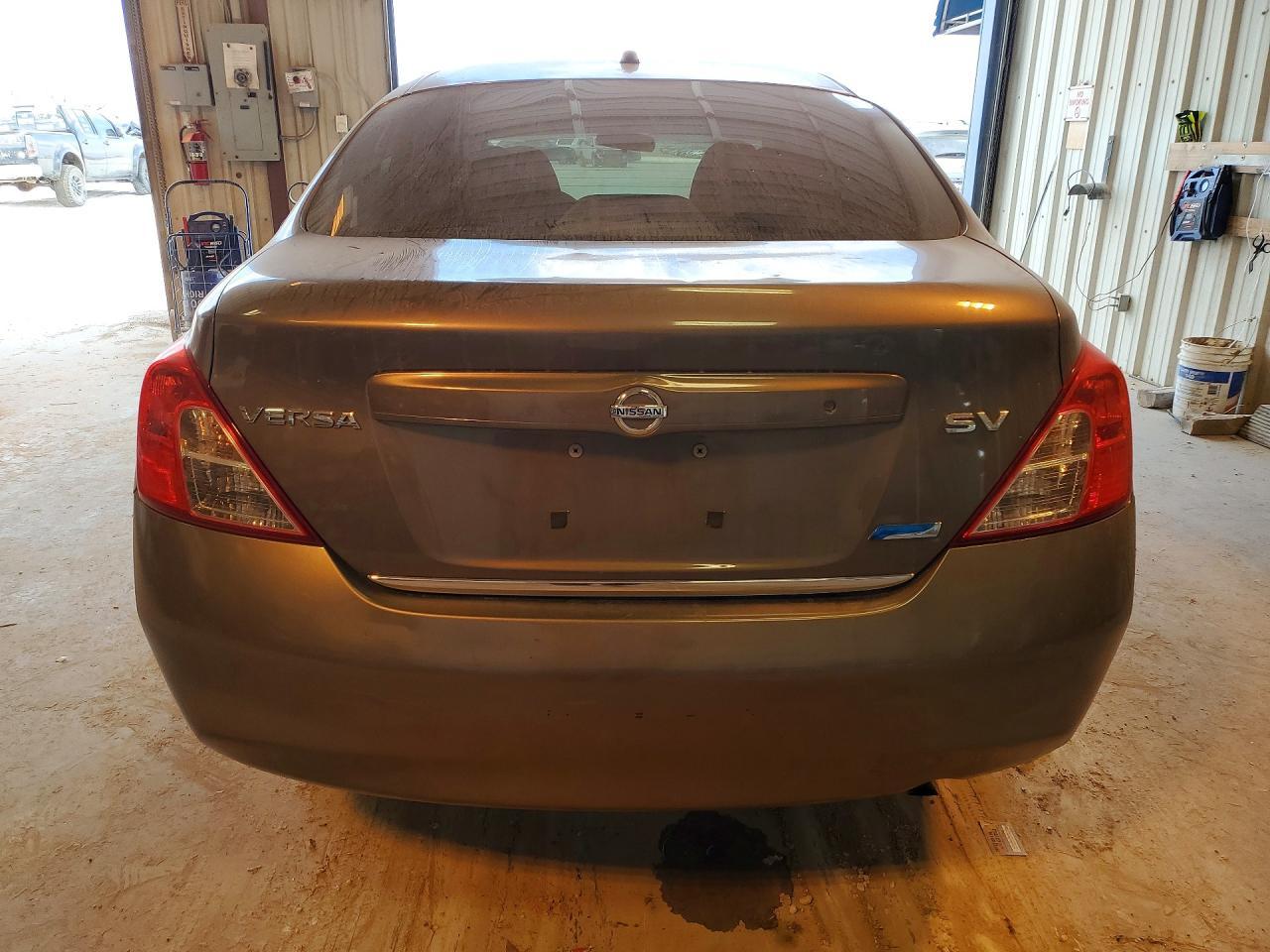2012 Nissan Versa s