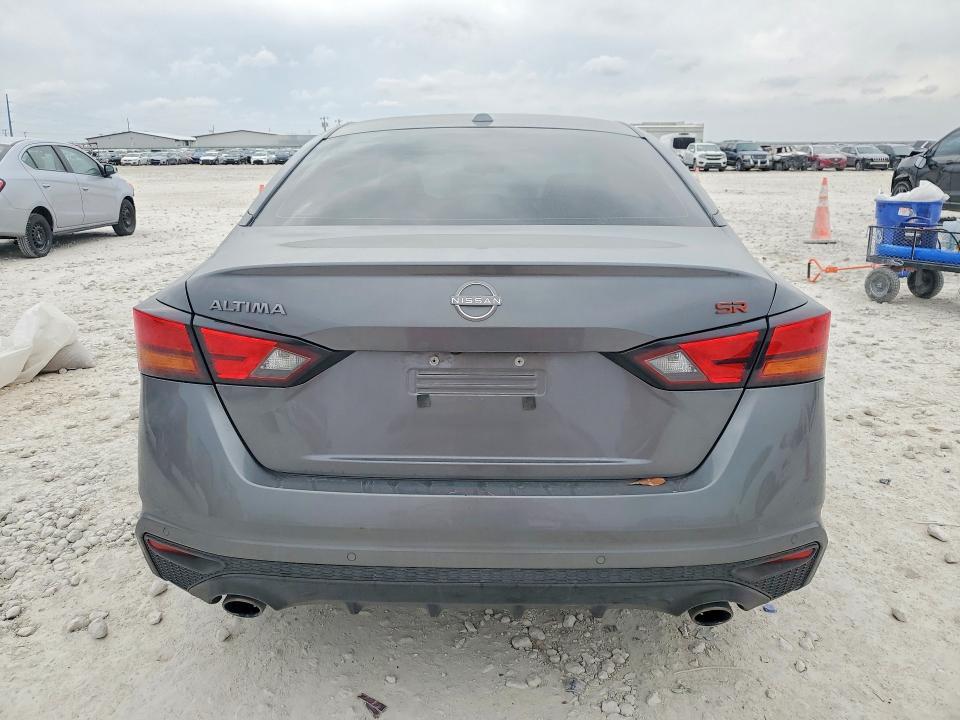 2024 Niss Altima 2.5 sr