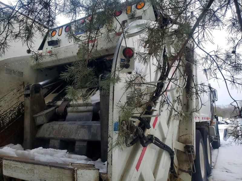 2016 Pntw 348-Refuse Truck