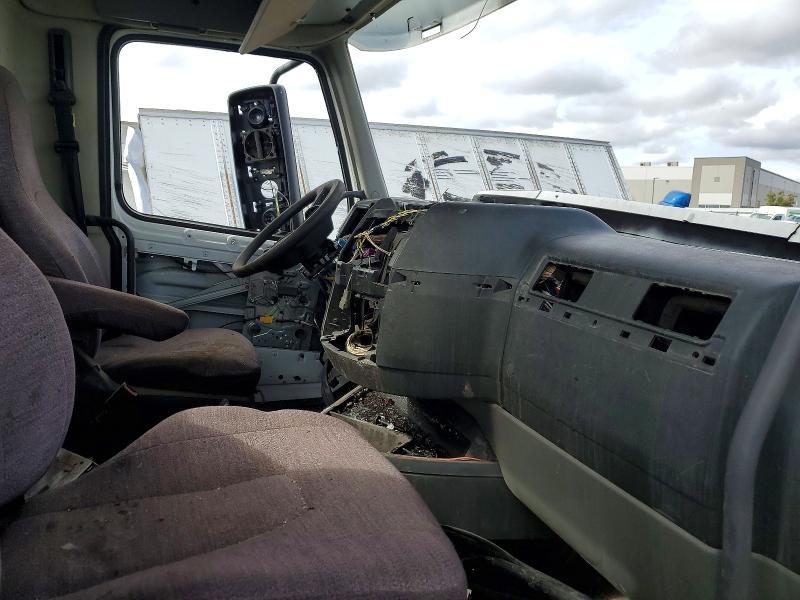 2018 Volvo VNR Semi Truck