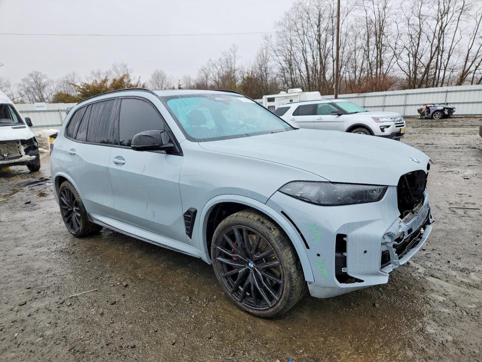 2025 BMW X5 M60i