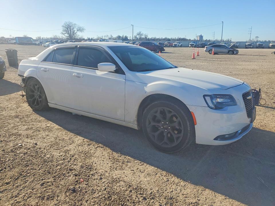 2020 Chrysler 300 s