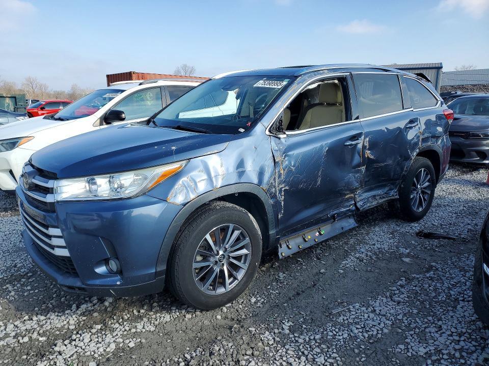2018 Toyota Highlander se