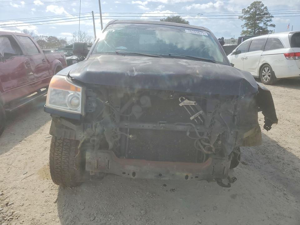 2011 Niss Titan s