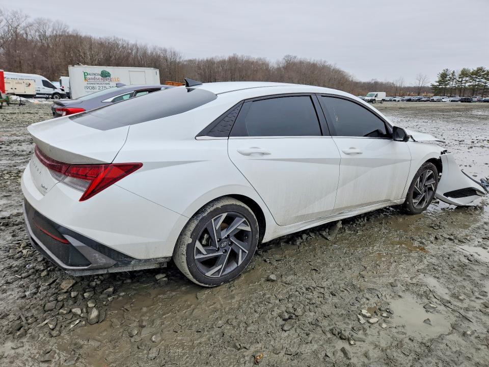 2024 Hyundai Elantra Limited