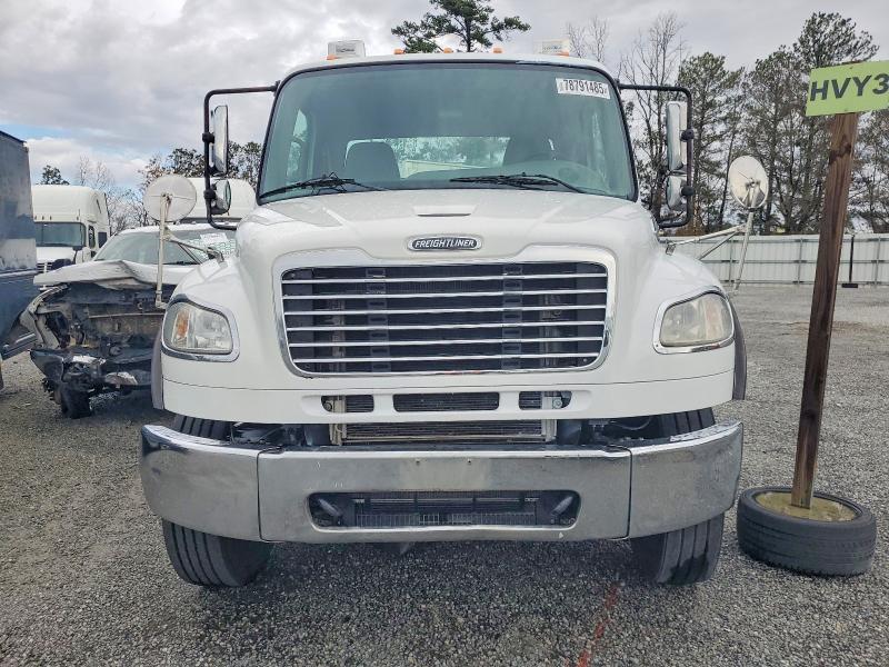 2016 Freigliner 2016 Freightliner M2 106 MED