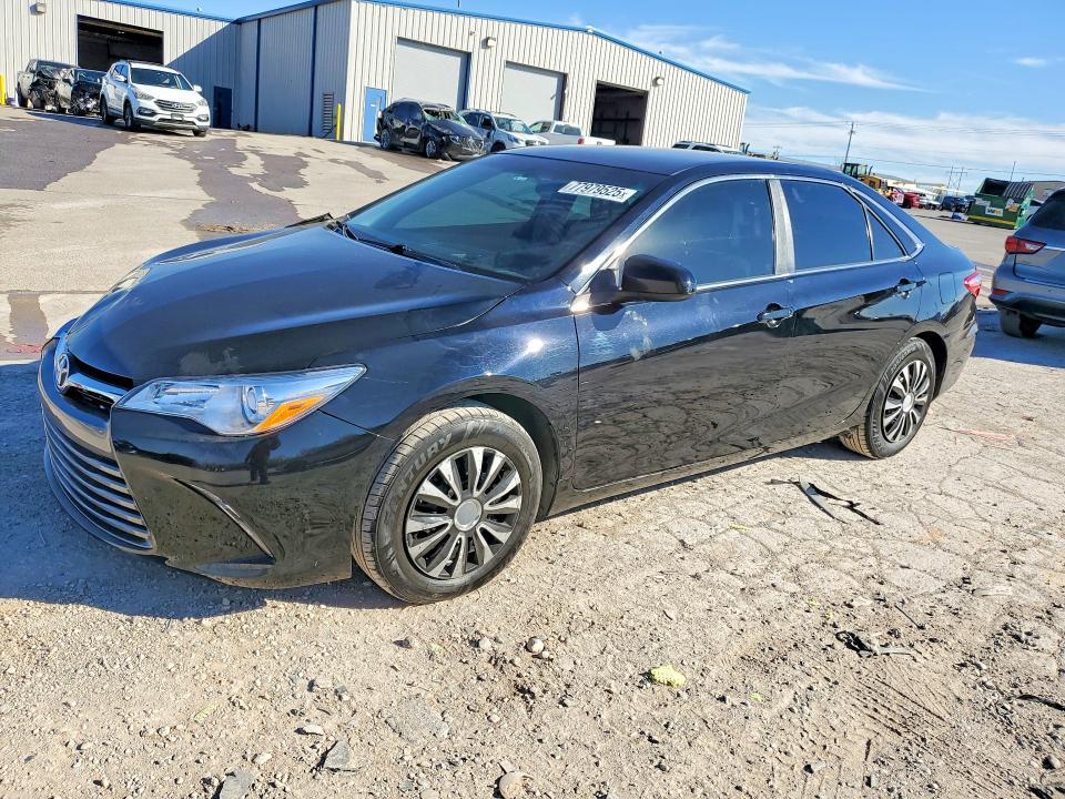 2016 Toyota Camry le