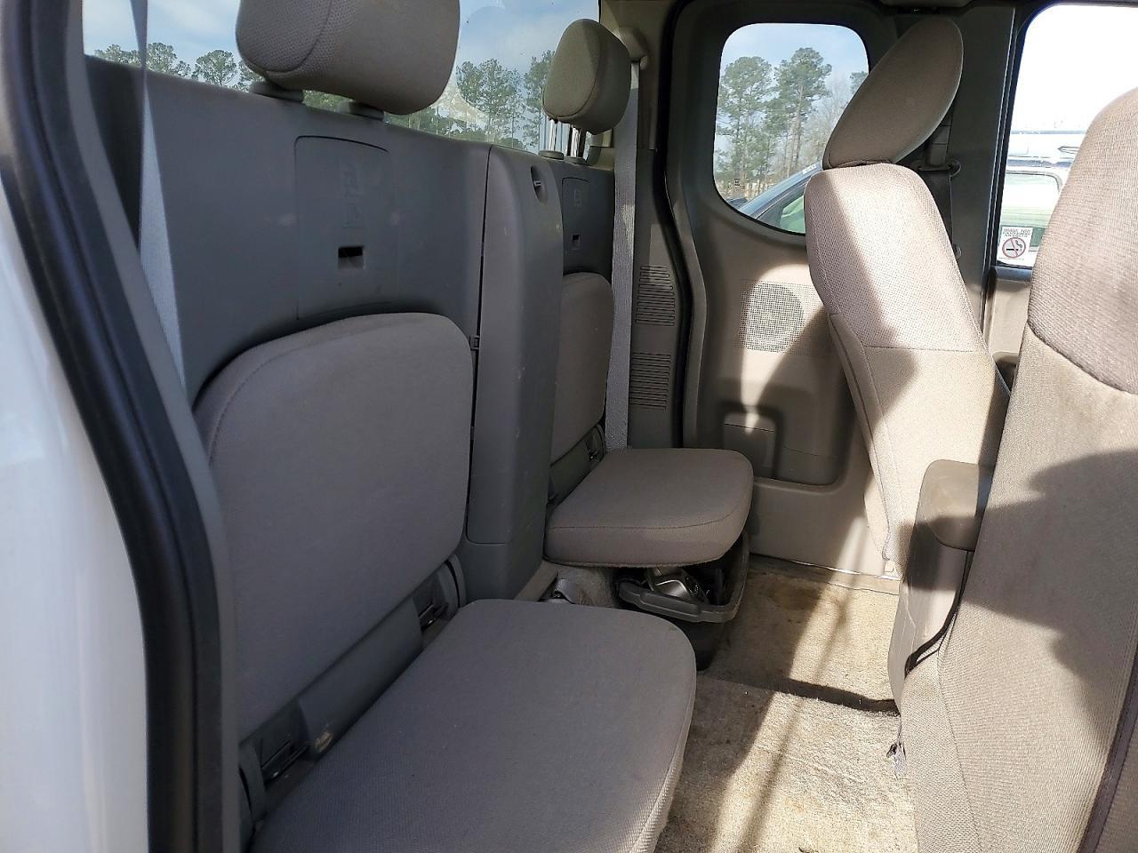 2016 Nissan Frontier S