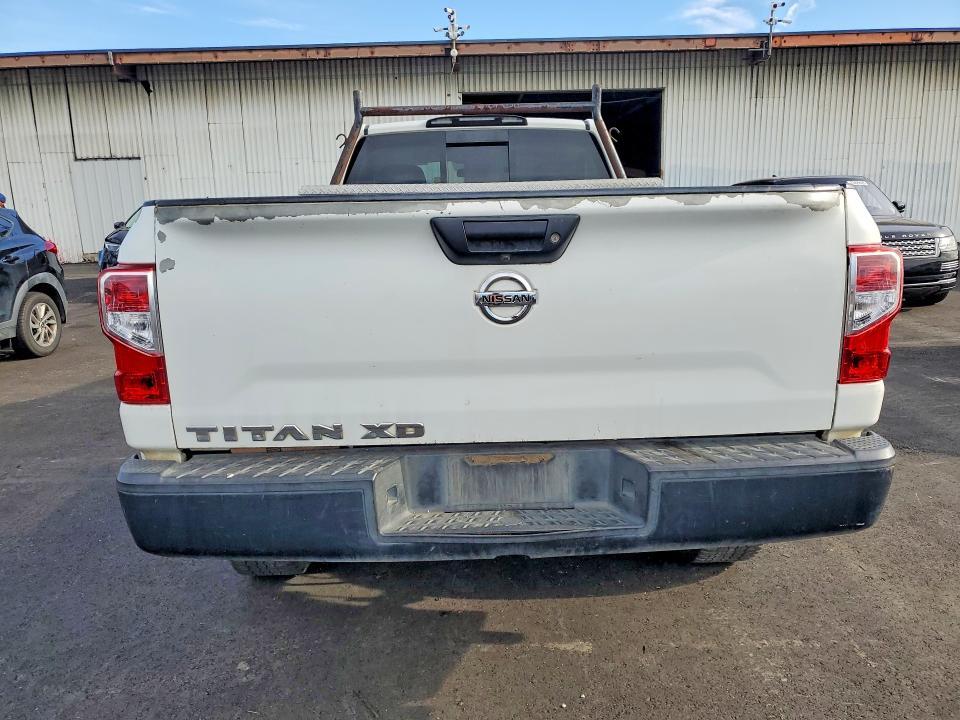 2018 Niss Titan