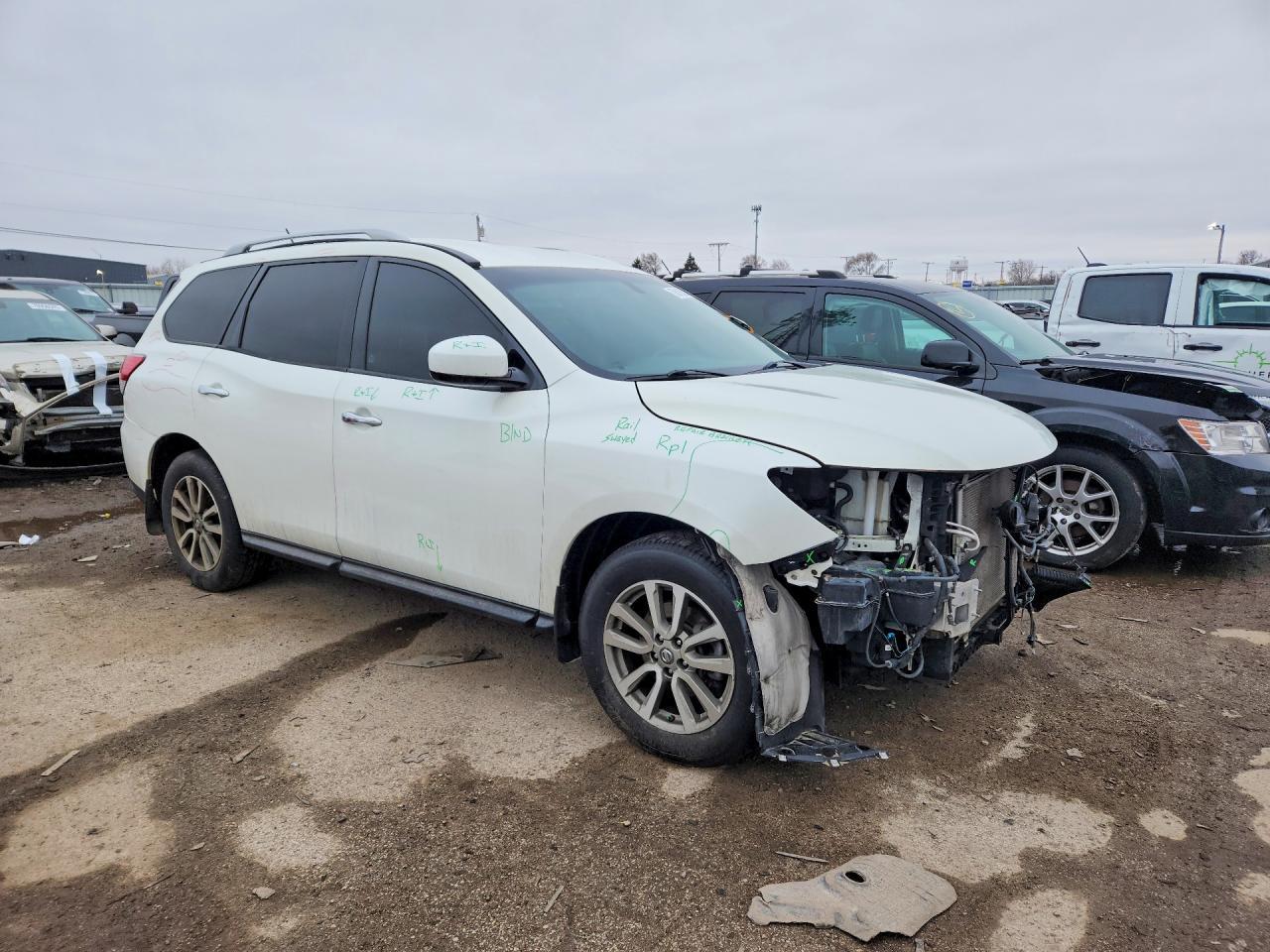 2014 Nissan Pathfinder s