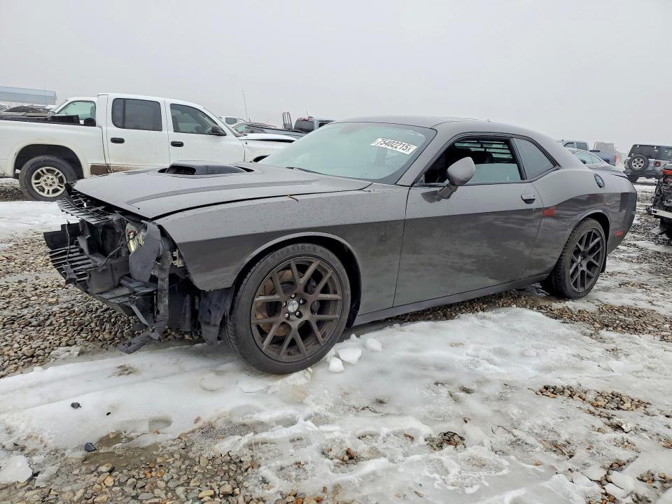 2016 Dodge Challenger r