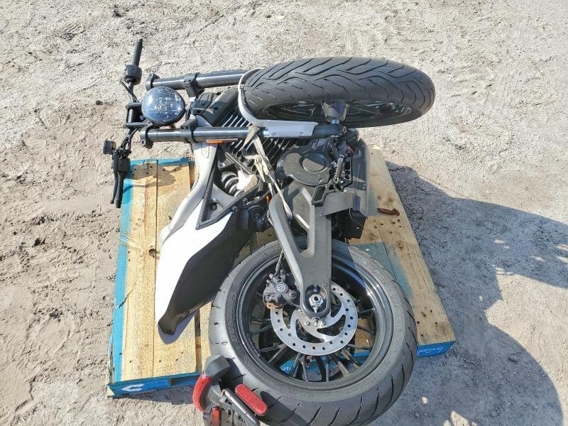 2024 Livewire S2MH