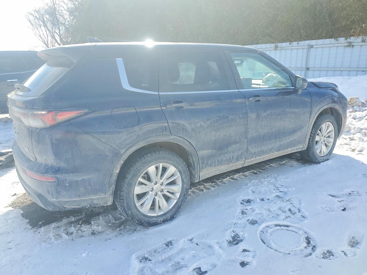 2025 Mitsubishi Outlander es
