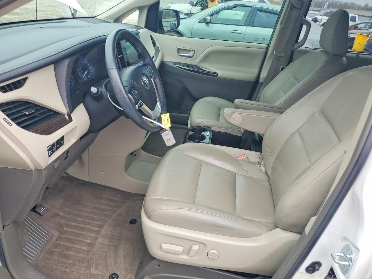 2017 Toyota Sienna xle