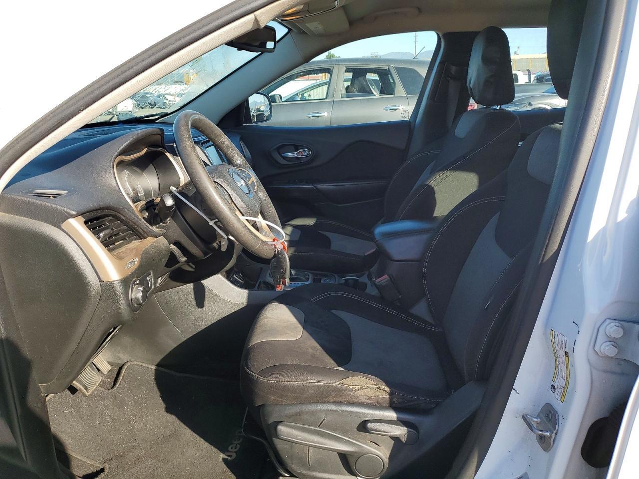 2015 Jeep Cherokee Sport