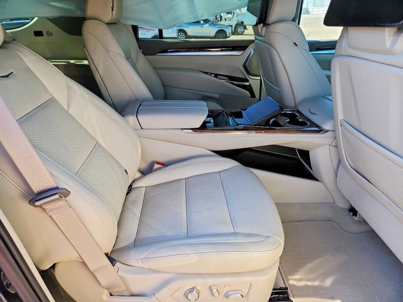 2026 Cadillac Escalade esv Platinum Luxury