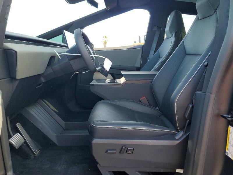 2025 Tesla Cybertruck