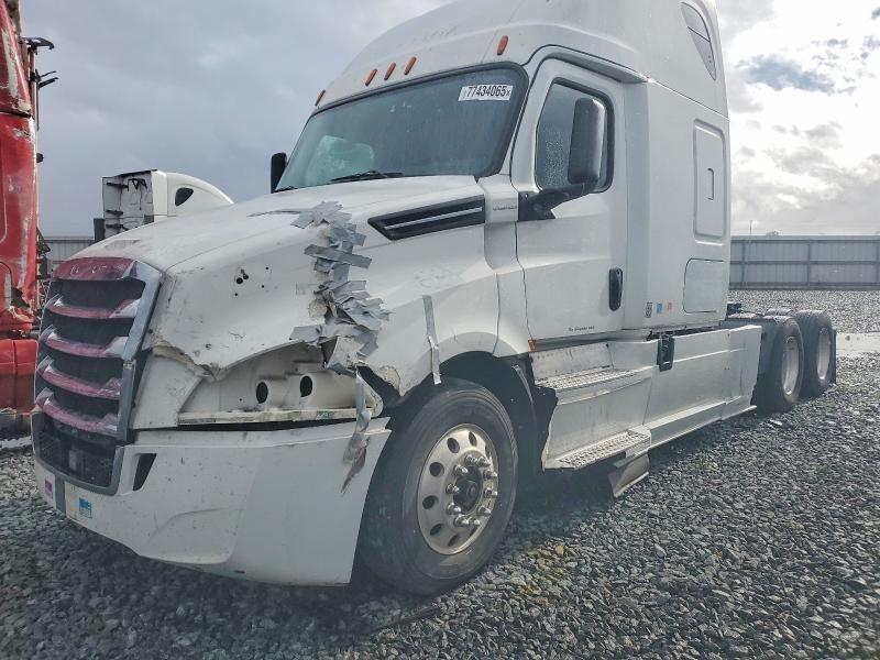 2019 Freightliner Cascadia 126 Semi Truck