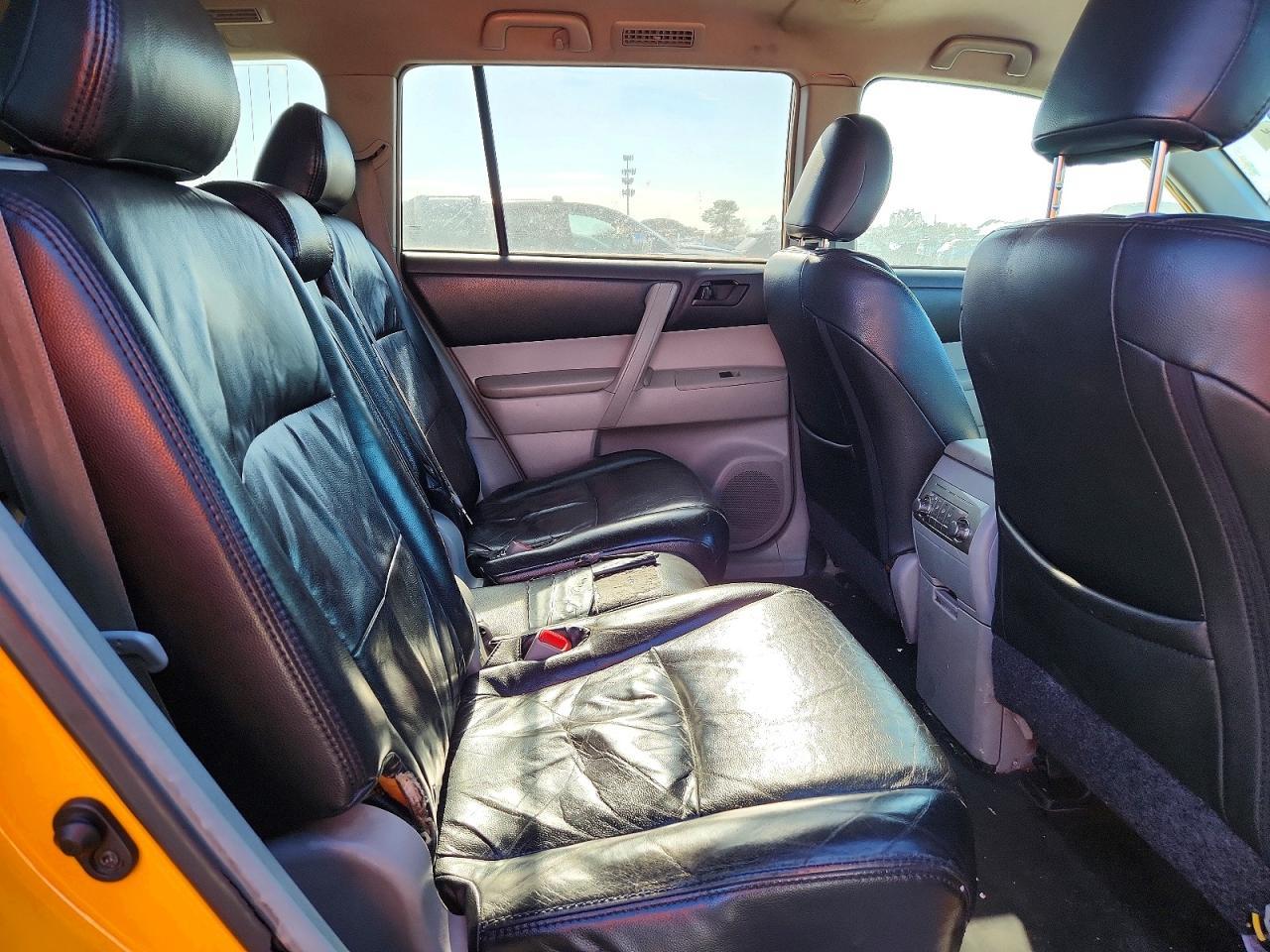 2013 Toyota Highlander Base