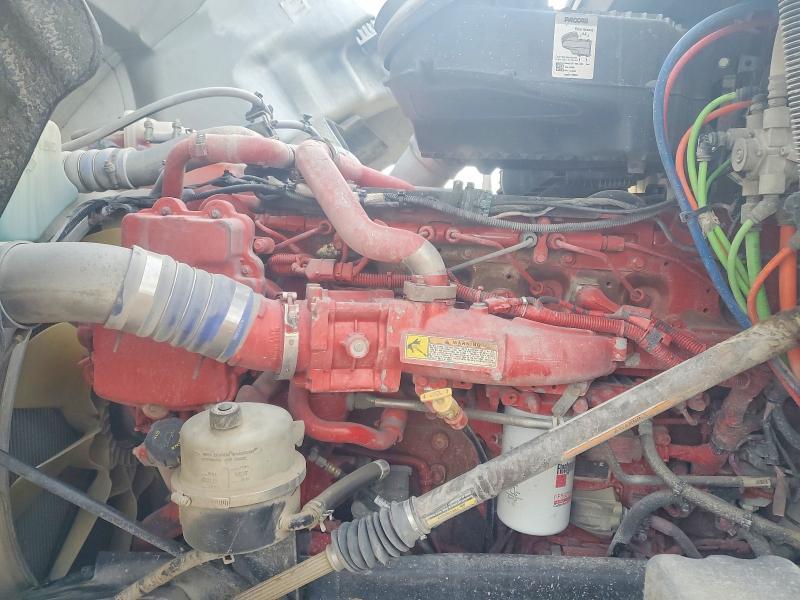 2016 Kenworth T680 Semi Truck