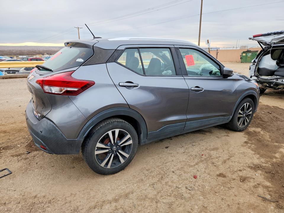 2020 Nissan Kicks sv