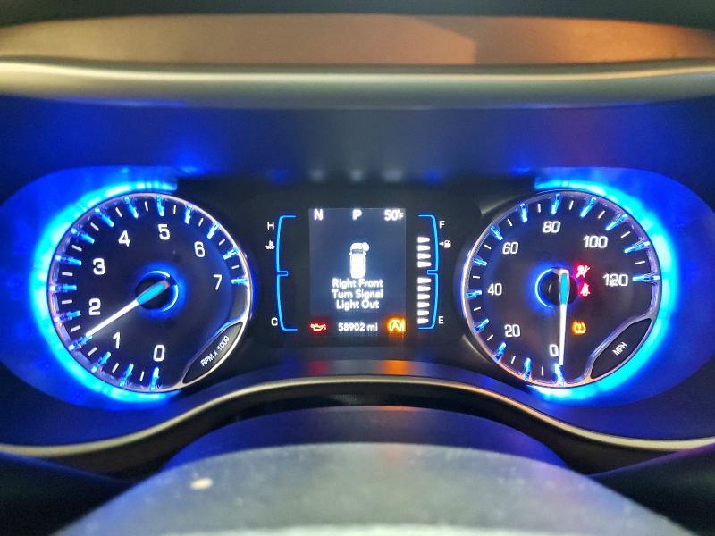 2020 Chrysler Voyager l