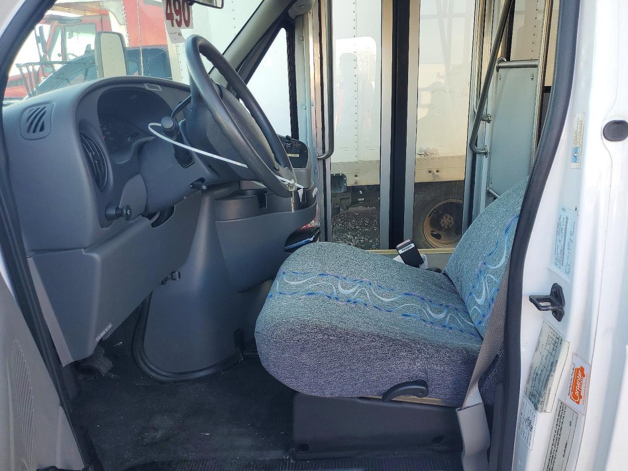 2006 Ford E450 Shuttle bus