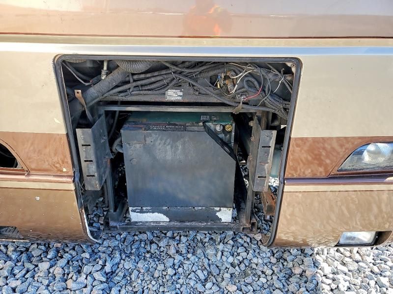 2001 Roadmaster Rail Executive Signature