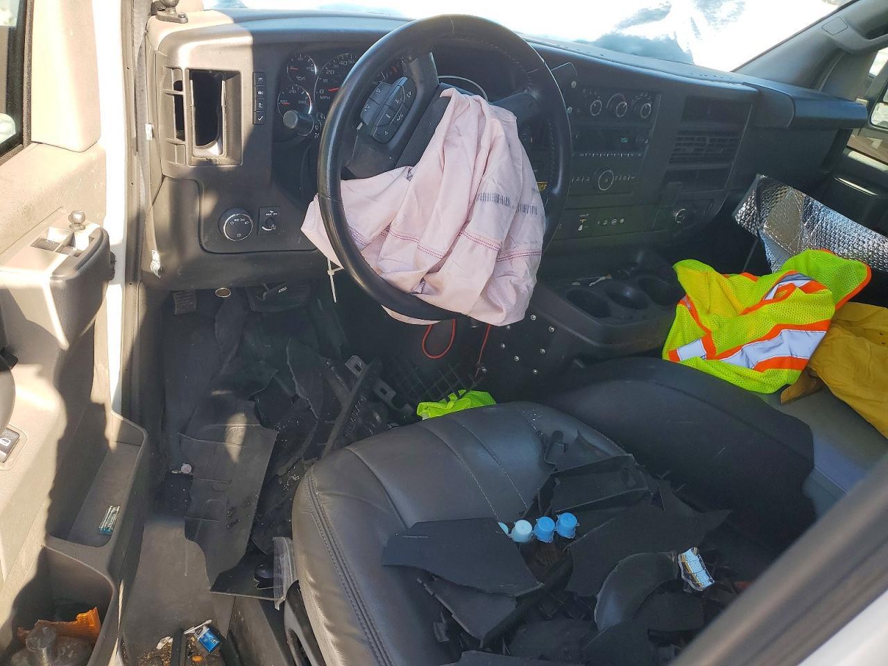 2022 Chevrolet Express G2500